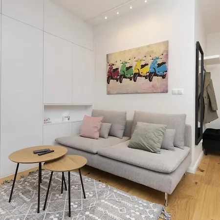 Vespa By Renters Apartment *